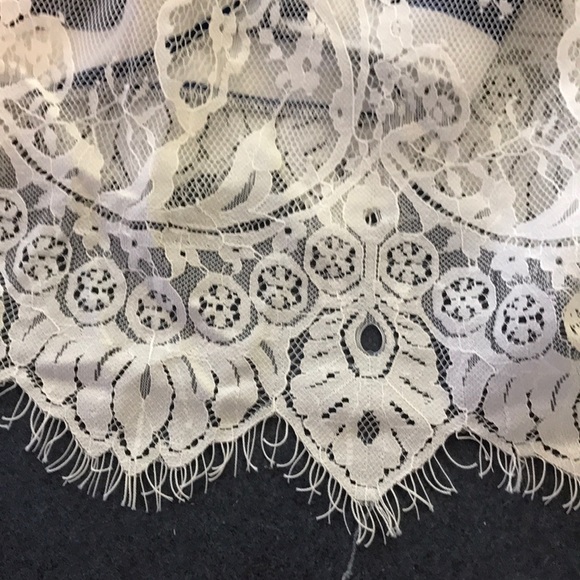 Sleeveless top blue/ white lace overlay - Picture 5 of 8